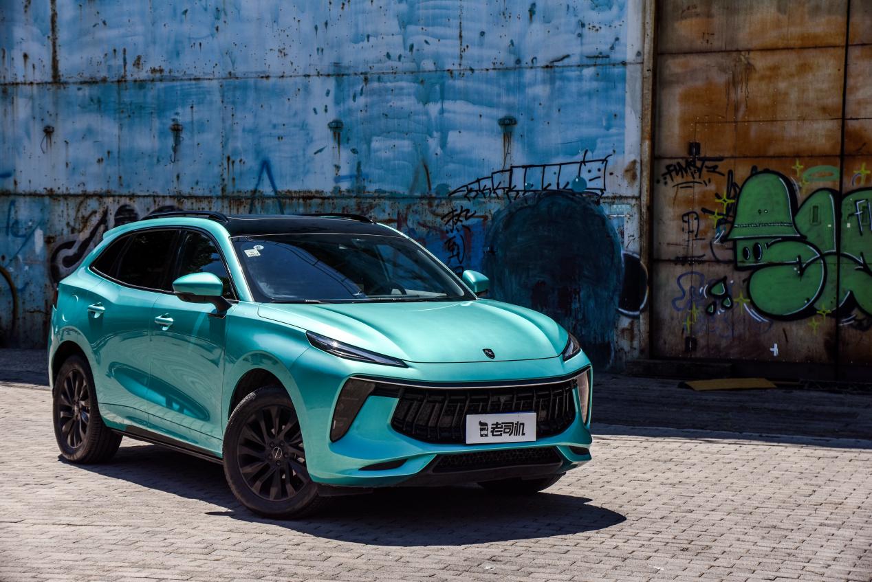 始于颜值,忠于性能,风行T5 EVO为何能在年轻人心中“种草”?休闲区蓝鸢梦想 - Www.slyday.coM 始于颜值,忠于性能,风行T5 EVO为何能在年轻人心中“种草”?休闲区蓝鸢梦想 - Www.slyday.coM