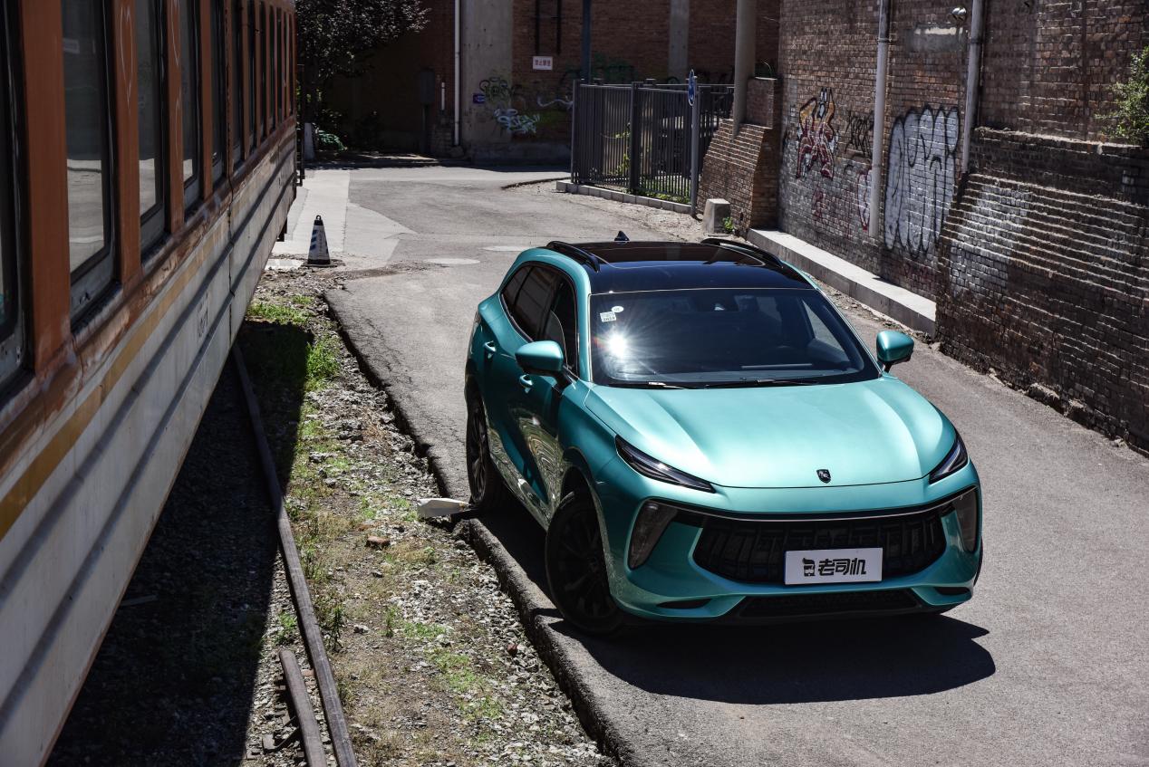 始于颜值,忠于性能,风行T5 EVO为何能在年轻人心中“种草”?休闲区蓝鸢梦想 - Www.slyday.coM 始于颜值,忠于性能,风行T5 EVO为何能在年轻人心中“种草”?休闲区蓝鸢梦想 - Www.slyday.coM