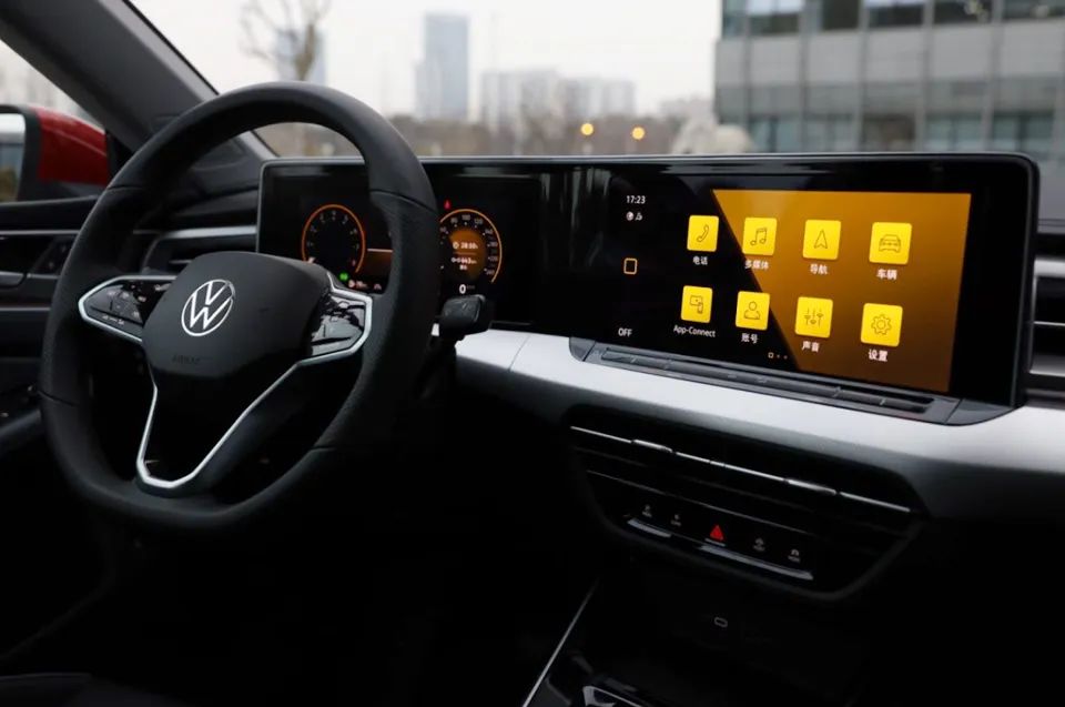 15万级家轿迈入“无框车门”时代,就问凌渡L的雄心有多大休闲区蓝鸢梦想 - Www.slyday.coM 15万级家轿迈入“无框车门”时代,就问凌渡L的雄心有多大休闲区蓝鸢梦想 - Www.slyday.coM