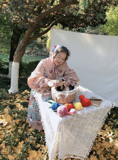 80岁也可以穿Lolita!什么样的年龄穿什么样的衣服真的对吗?休闲区蓝鸢梦想 - Www.slyday.coM 80岁也可以穿Lolita!什么样的年龄穿什么样的衣服真的对吗?休闲区蓝鸢梦想 - Www.slyday.coM