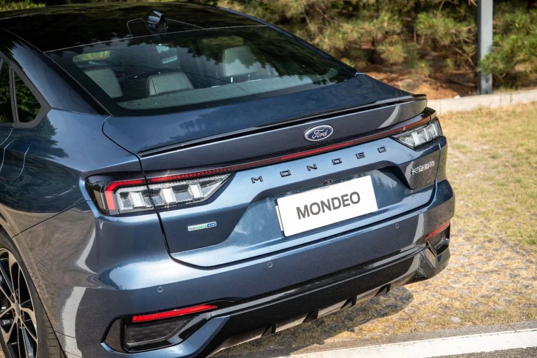 合资B级车“卷王”!全系匹配2.0T+8AT,16万起步值得买吗?休闲区蓝鸢梦想 - Www.slyday.coM 合资B级车“卷王”!全系匹配2.0T+8AT,16万起步值得买吗?休闲区蓝鸢梦想 - Www.slyday.coM