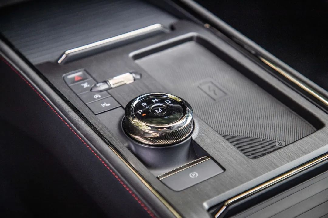 合资B级车“卷王”!全系匹配2.0T+8AT,16万起步值得买吗?休闲区蓝鸢梦想 - Www.slyday.coM 合资B级车“卷王”!全系匹配2.0T+8AT,16万起步值得买吗?休闲区蓝鸢梦想 - Www.slyday.coM