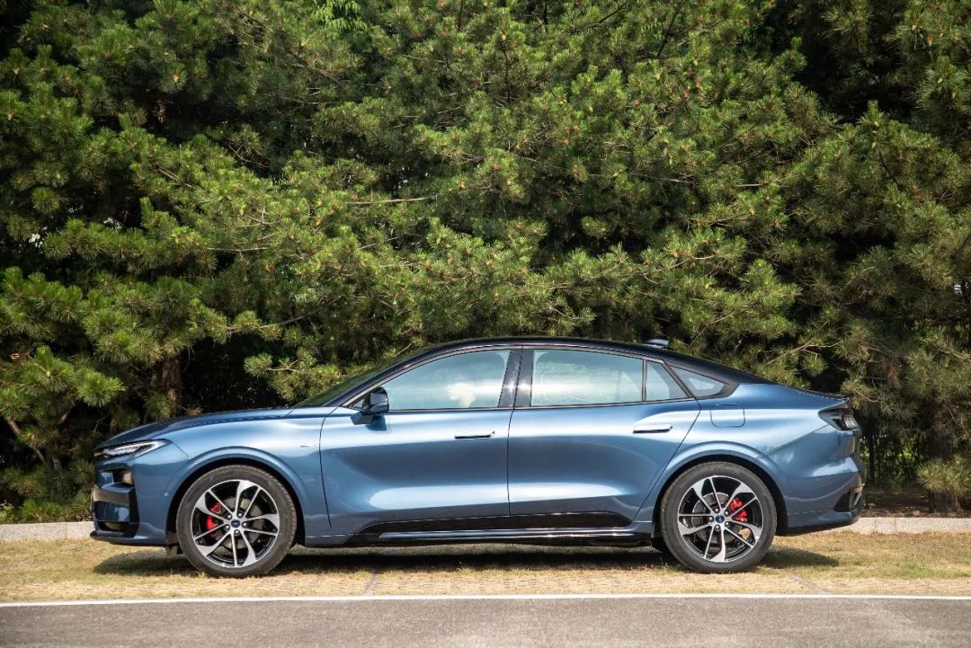 合资B级车“卷王”!全系匹配2.0T+8AT,16万起步值得买吗?休闲区蓝鸢梦想 - Www.slyday.coM 合资B级车“卷王”!全系匹配2.0T+8AT,16万起步值得买吗?休闲区蓝鸢梦想 - Www.slyday.coM