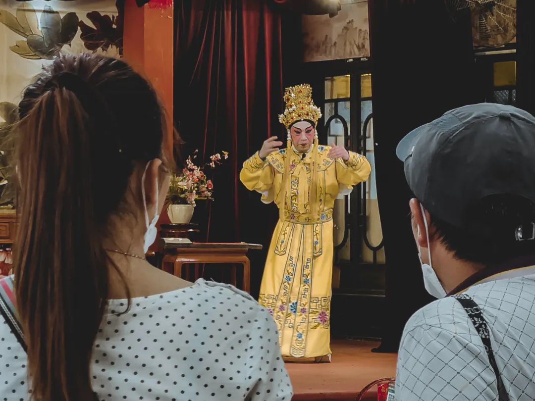 朋友圈的打卡照,怎样拍才不会被人说是游客照?休闲区蓝鸢梦想 - Www.slyday.coM 朋友圈的打卡照,怎样拍才不会被人说是游客照?休闲区蓝鸢梦想 - Www.slyday.coM