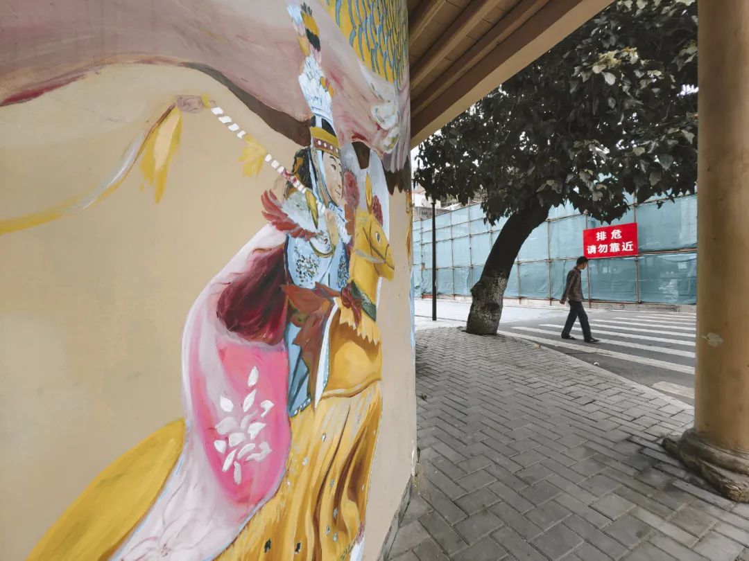 朋友圈的打卡照,怎样拍才不会被人说是游客照?休闲区蓝鸢梦想 - Www.slyday.coM 朋友圈的打卡照,怎样拍才不会被人说是游客照?休闲区蓝鸢梦想 - Www.slyday.coM