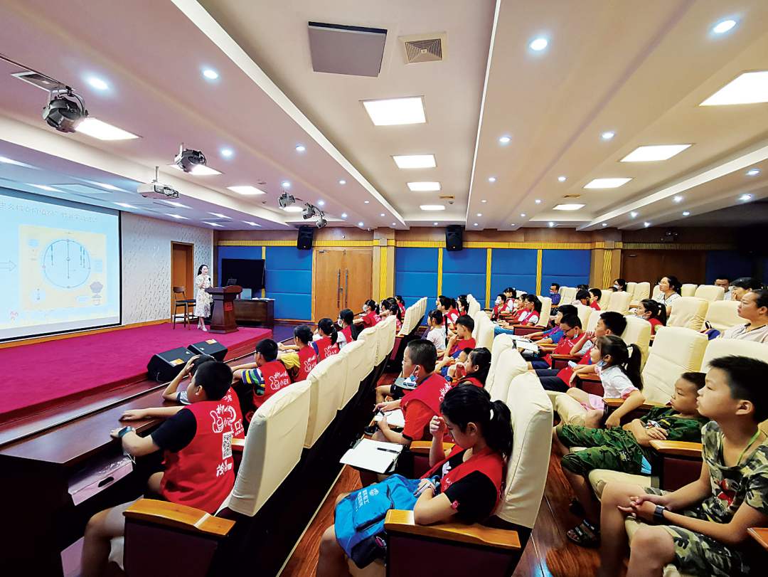 柳州还有这样的地方?研究火箭,探索太阳系演变……“高大上”的课程惊呆家长!休闲区蓝鸢梦想 - Www.slyday.coM 柳州还有这样的地方?研究火箭,探索太阳系演变……“高大上”的课程惊呆家长!休闲区蓝鸢梦想 - Www.slyday.coM