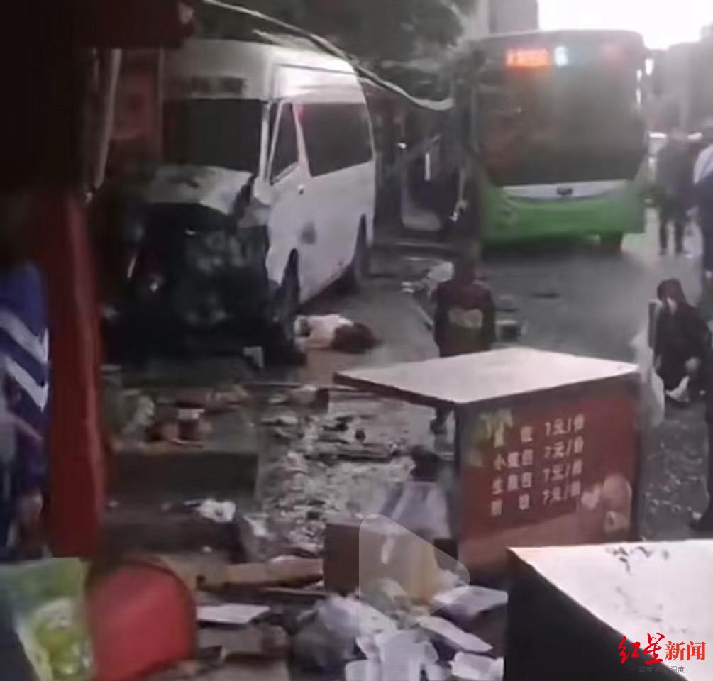 贵州一厂区内运营车辆撞向公交站致4死10伤,事发时多位学生和上班族在等车休闲区蓝鸢梦想 - Www.slyday.coM 贵州一厂区内运营车辆撞向公交站致4死10伤,事发时多位学生和上班族在等车休闲区蓝鸢梦想 - Www.slyday.coM