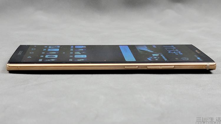 买台老手机后,才发现如今屏幕的“缩水”有多厉害休闲区蓝鸢梦想 - Www.slyday.coM 买台老手机后,才发现如今屏幕的“缩水”有多厉害休闲区蓝鸢梦想 - Www.slyday.coM