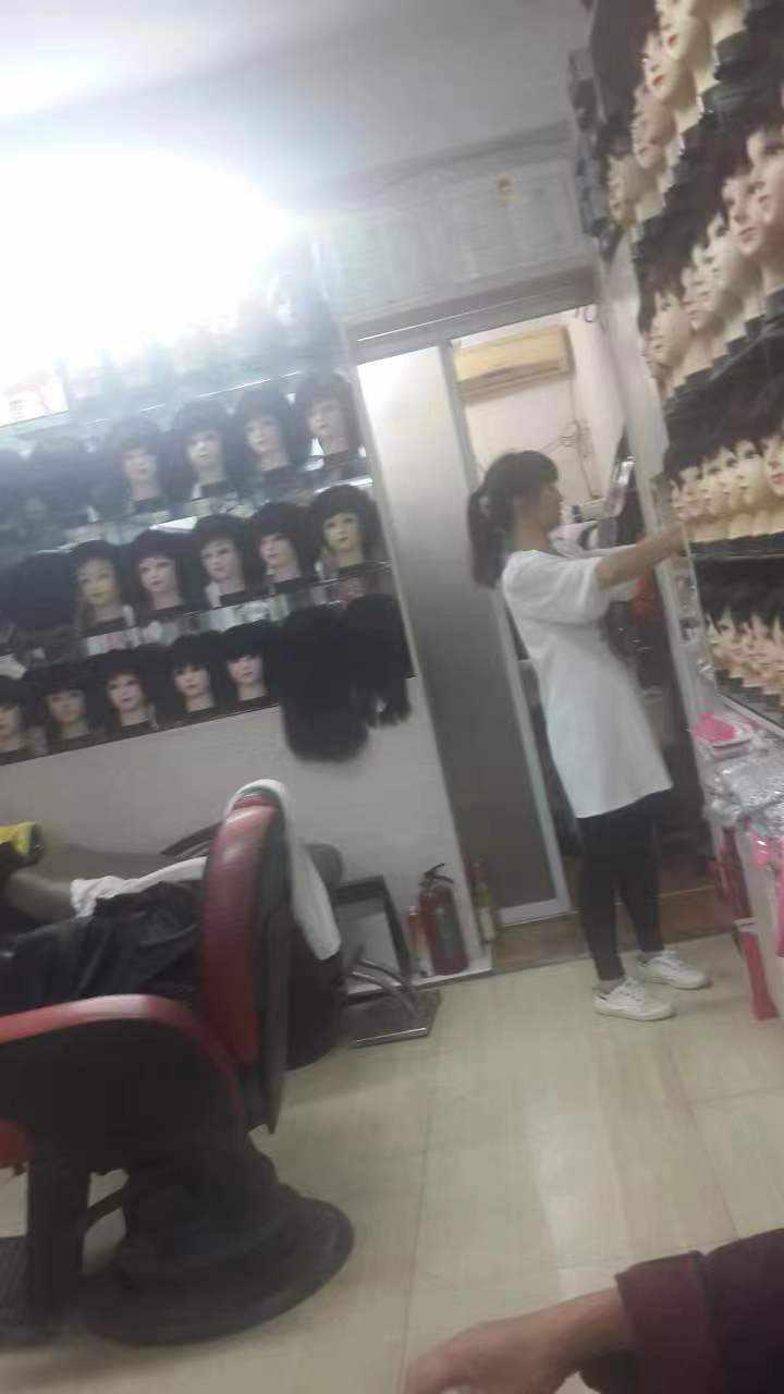 捐头发的姑娘引来点赞一片,这事引发假发店女店主唏嘘:有人治愈,有人再也不来休闲区蓝鸢梦想 - Www.slyday.coM 捐头发的姑娘引来点赞一片,这事引发假发店女店主唏嘘:有人治愈,有人再也不来休闲区蓝鸢梦想 - Www.slyday.coM
