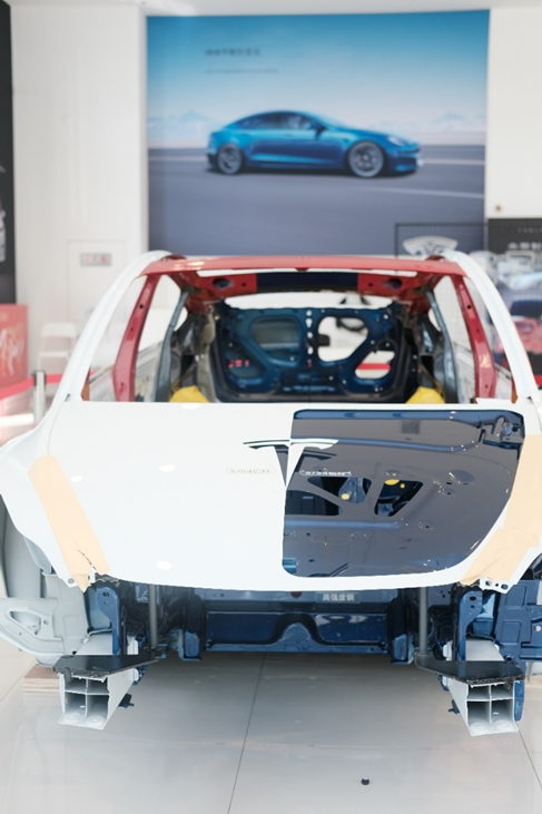 特斯拉白车身南京“素颜”亮相 揭秘“看不见的安全”休闲区蓝鸢梦想 - Www.slyday.coM 特斯拉白车身南京“素颜”亮相 揭秘“看不见的安全”休闲区蓝鸢梦想 - Www.slyday.coM