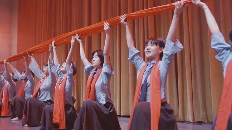 献礼党的生日 红色历史重现校园舞台休闲区蓝鸢梦想 - Www.slyday.coM 献礼党的生日 红色历史重现校园舞台休闲区蓝鸢梦想 - Www.slyday.coM