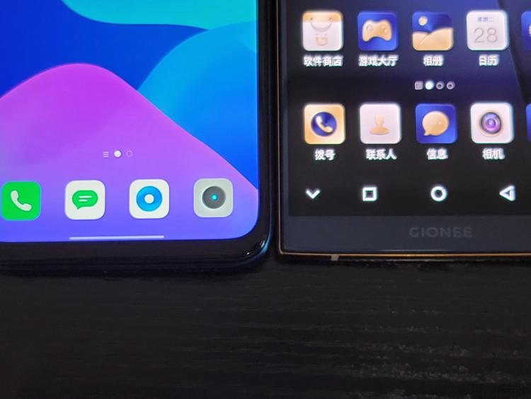 买台老手机后,才发现如今屏幕的“缩水”有多厉害休闲区蓝鸢梦想 - Www.slyday.coM 买台老手机后,才发现如今屏幕的“缩水”有多厉害休闲区蓝鸢梦想 - Www.slyday.coM