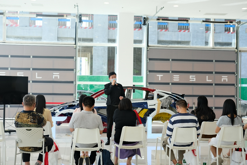 特斯拉白车身南京“素颜”亮相 揭秘“看不见的安全”休闲区蓝鸢梦想 - Www.slyday.coM 特斯拉白车身南京“素颜”亮相 揭秘“看不见的安全”休闲区蓝鸢梦想 - Www.slyday.coM