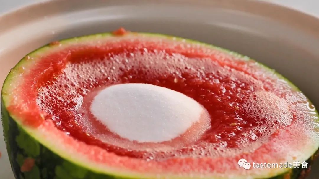 花式吃瓜!来一份鸡尾酒西瓜冰沙,美美过夏天吧!休闲区蓝鸢梦想 - Www.slyday.coM 花式吃瓜!来一份鸡尾酒西瓜冰沙,美美过夏天吧!休闲区蓝鸢梦想 - Www.slyday.coM