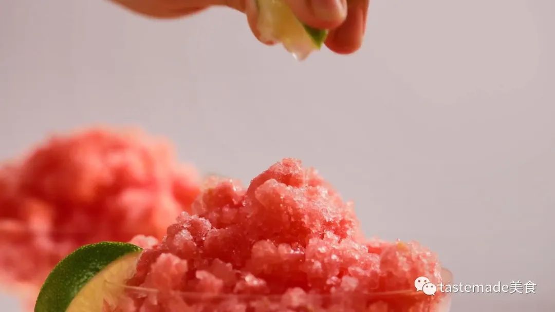 花式吃瓜!来一份鸡尾酒西瓜冰沙,美美过夏天吧!休闲区蓝鸢梦想 - Www.slyday.coM 花式吃瓜!来一份鸡尾酒西瓜冰沙,美美过夏天吧!休闲区蓝鸢梦想 - Www.slyday.coM