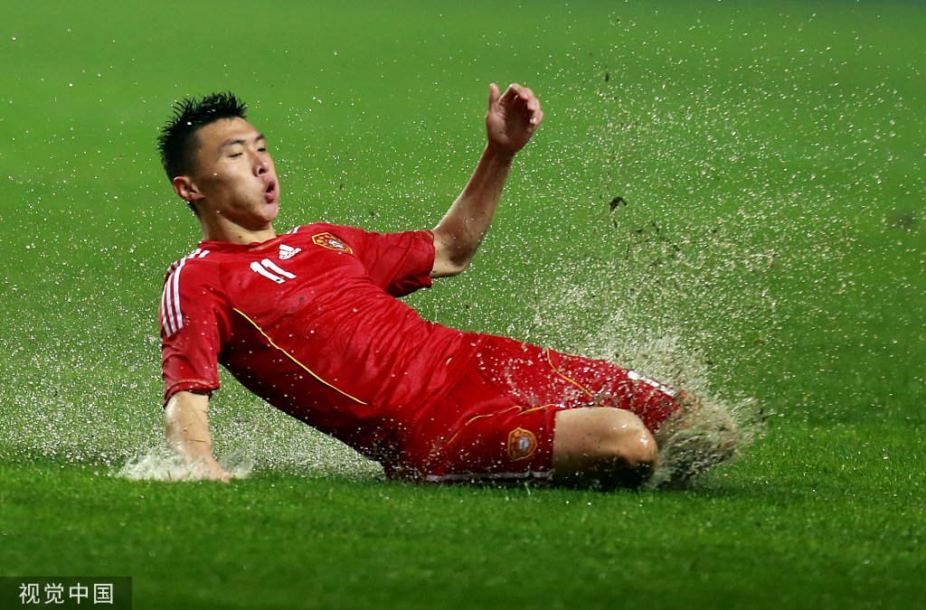 2013亚洲杯预选赛，中国1-0伊拉克，于大宝绝杀对手。
