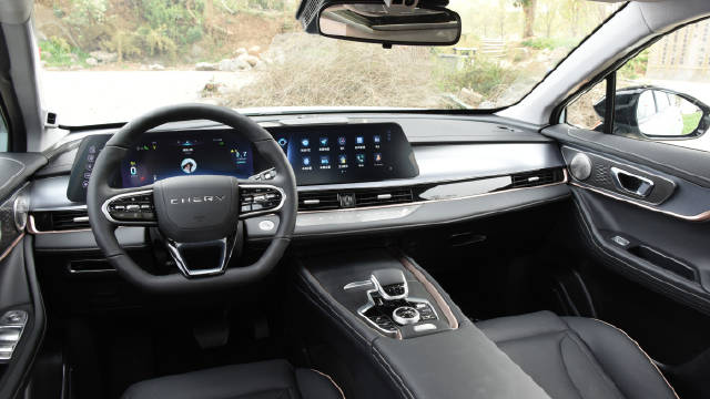 预算10万新选择，车展体验奇瑞欧萌达，空间充足、内饰用料超预期