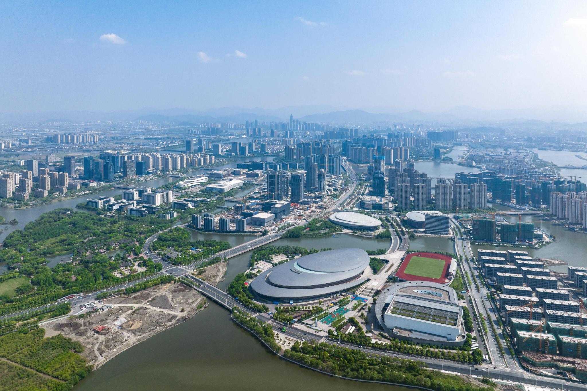 4月21日,浙江省绍兴市,绍兴奥体中心全景.