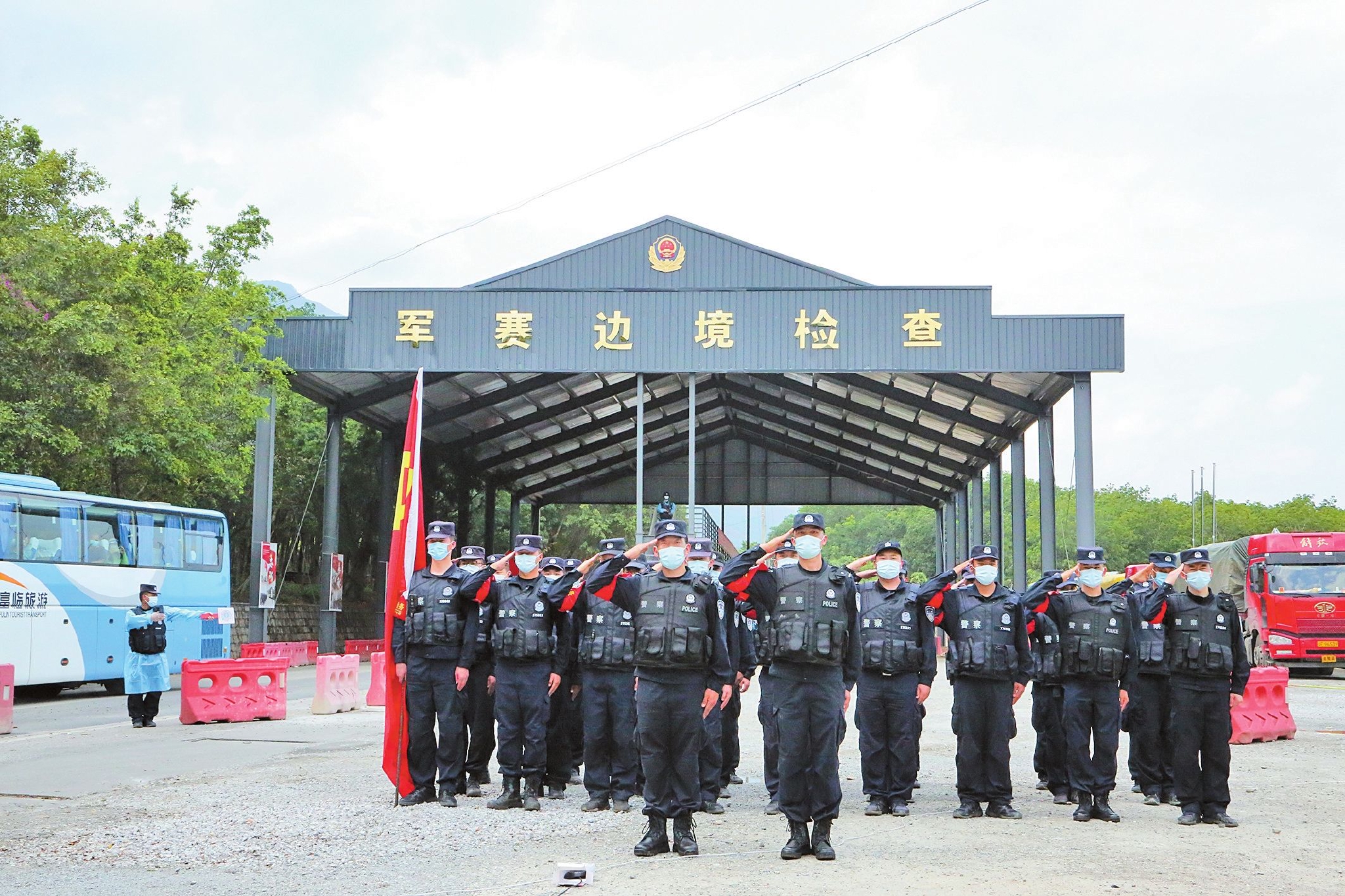 云南普洱边境管理支队集体换装一周年纪实_央广网