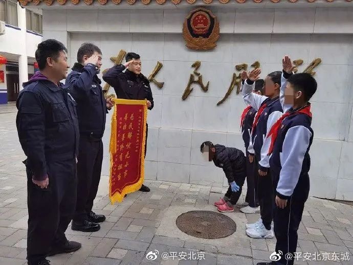 谁还不是共产主义接班人了呢?!休闲区蓝鸢梦想 - Www.slyday.coM 谁还不是共产主义接班人了呢?!休闲区蓝鸢梦想 - Www.slyday.coM