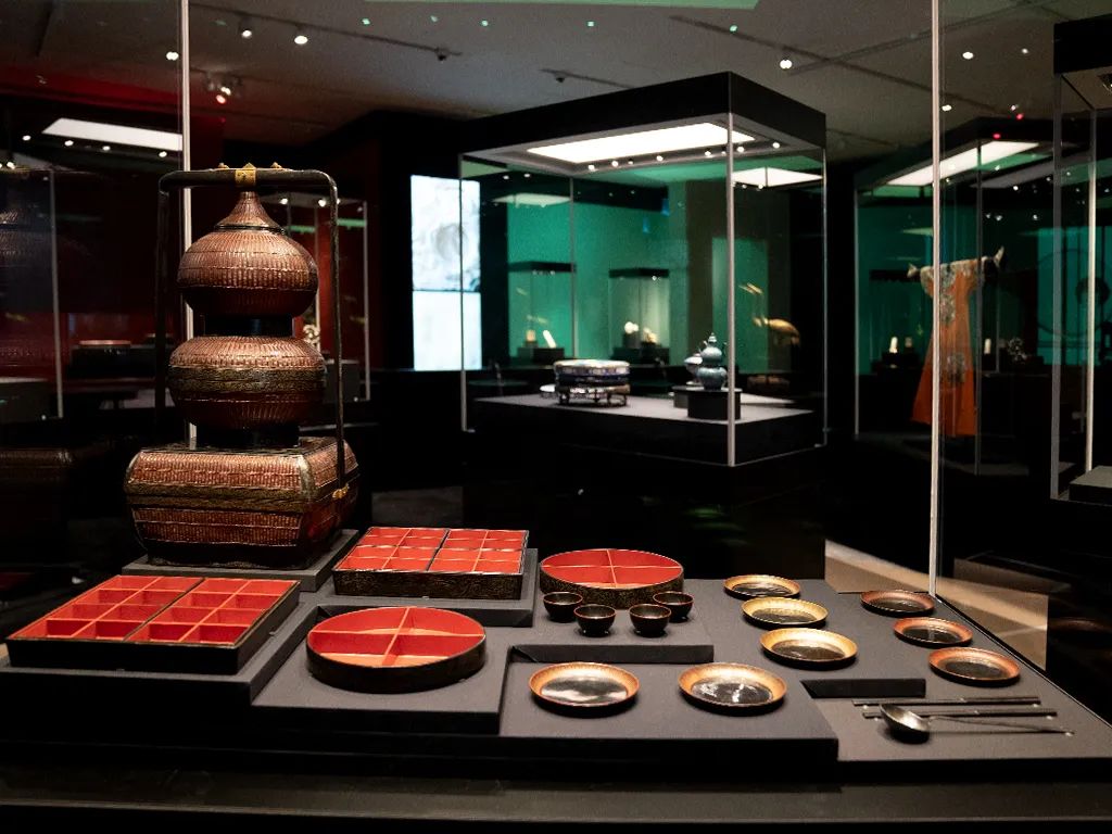 今日热搜第一！900件文物庆回归25周年!香港故宫文化博物馆开放!