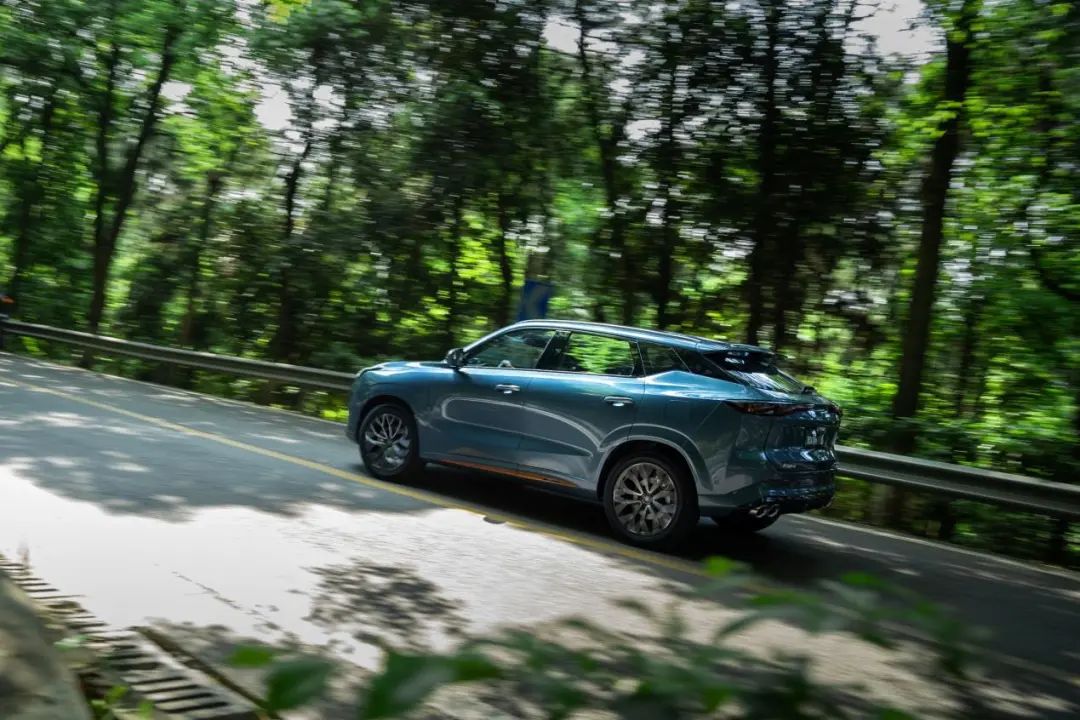 实力国货之间的PK,欧尚Z6对垒哈弗H6!