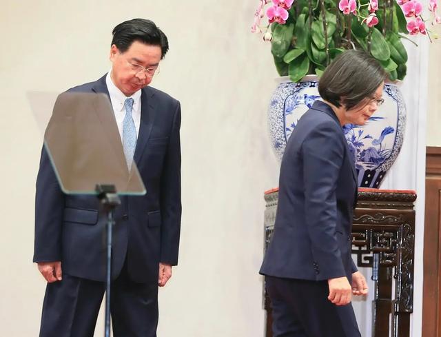 台湾农产品被澳门按下“暂停键”,台当局的言应堪称奇葩休闲区蓝鸢梦想 - Www.slyday.coM 台湾农产品被澳门按下“暂停键”,台当局的言应堪称奇葩休闲区蓝鸢梦想 - Www.slyday.coM