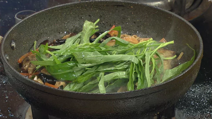 钙含量超过牛奶、钾含量高过香蕉!这种“宝藏蔬菜”,7月赶紧吃起来!休闲区蓝鸢梦想 - Www.slyday.coM 钙含量超过牛奶、钾含量高过香蕉!这种“宝藏蔬菜”,7月赶紧吃起来!休闲区蓝鸢梦想 - Www.slyday.coM