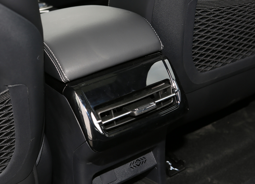 年轻人喜欢的电动SUV都在这,哪吒U•智/AION Y/元PLUS对比