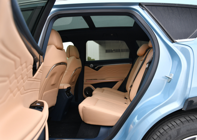 35万预算,问界M7、理想ONE和岚图FREE如何选?