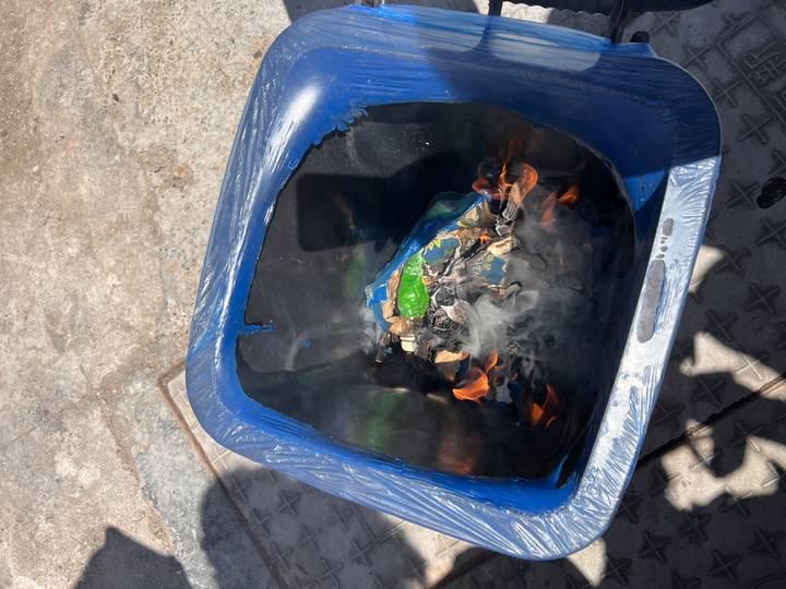 看完这个实验谁还敢乱扔烟头?今年以来,杭州因烟头引发火情已超190起休闲区蓝鸢梦想 - Www.slyday.coM 看完这个实验谁还敢乱扔烟头?今年以来,杭州因烟头引发火情已超190起休闲区蓝鸢梦想 - Www.slyday.coM