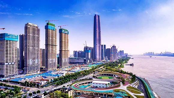 最后的摩天大楼：华夏幸福欲售武汉长江中心 战略转