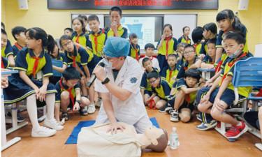 惊心动魄!柳州2岁幼童被卡防盗网,三名建筑工人徒手爬楼施救休闲区蓝鸢梦想 - Www.slyday.coM 惊心动魄!柳州2岁幼童被卡防盗网,三名建筑工人徒手爬楼施救休闲区蓝鸢梦想 - Www.slyday.coM