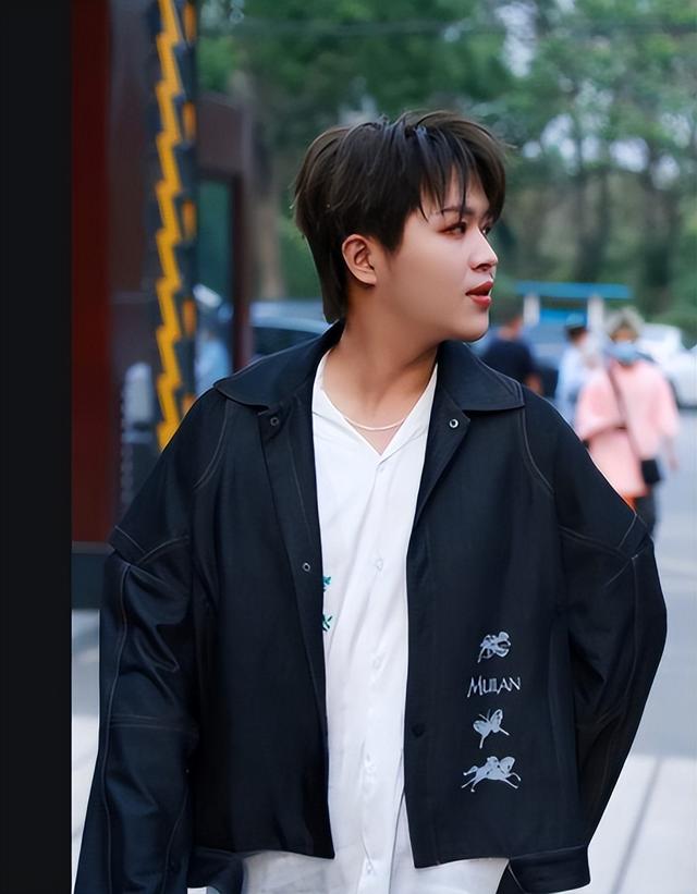 知名爱豆诈骗600万韩元自首!因经济困难打工,不慎误入诈骗团伙休闲区蓝鸢梦想 - Www.slyday.coM 知名爱豆诈骗600万韩元自首!因经济困难打工,不慎误入诈骗团伙休闲区蓝鸢梦想 - Www.slyday.coM