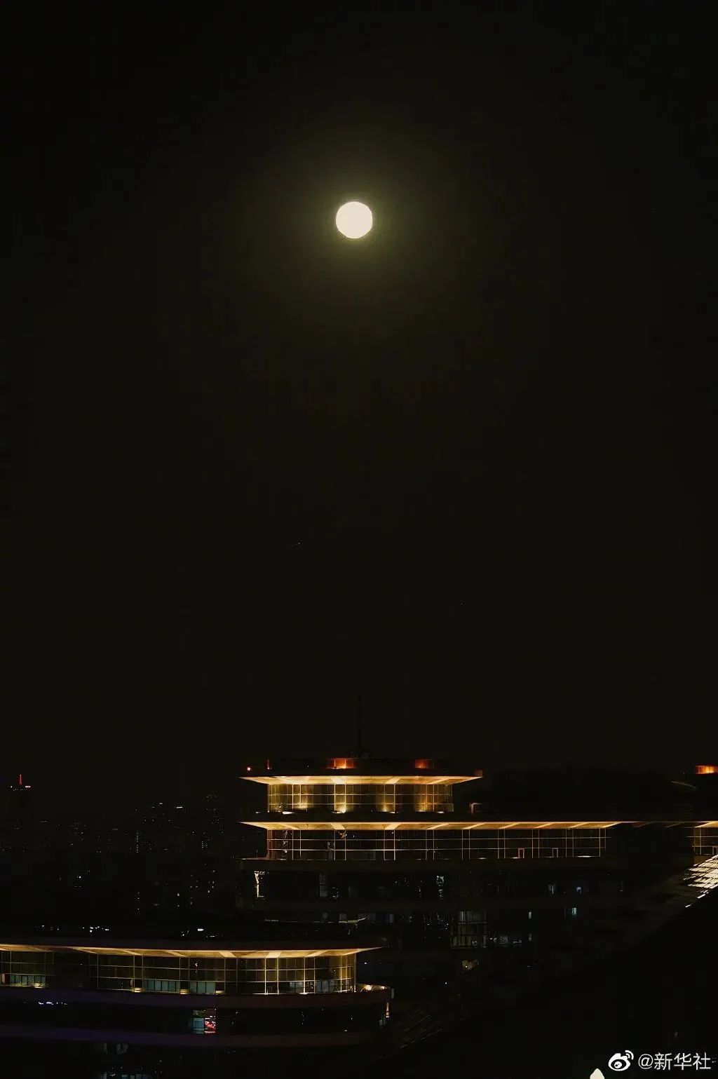 “超级月亮”,果然绝美!休闲区蓝鸢梦想 - Www.slyday.coM “超级月亮”,果然绝美!休闲区蓝鸢梦想 - Www.slyday.coM