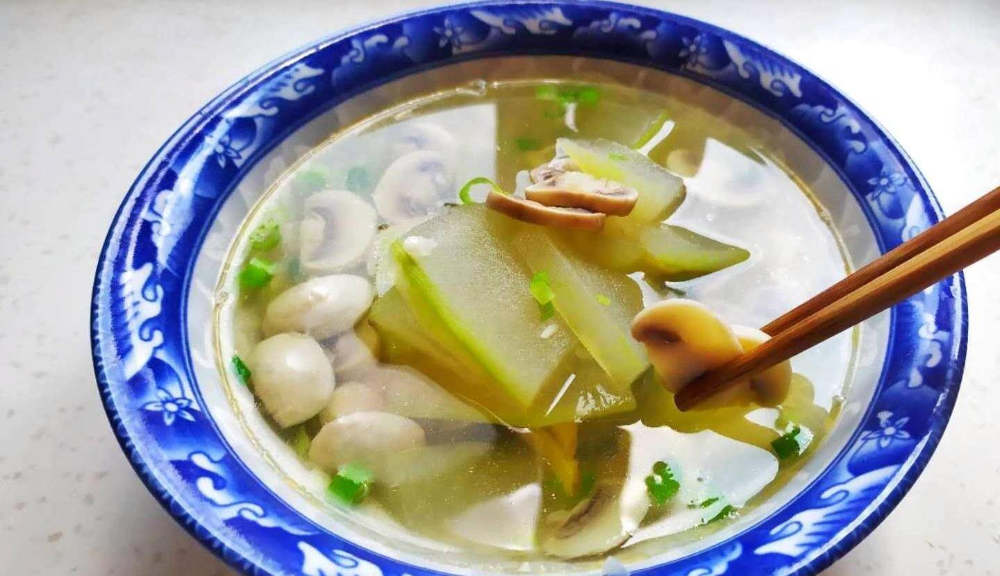 香菇上海青鲤鱼汤（孕妇可以喝的鱼汤）的做法_菜谱_豆果美食
