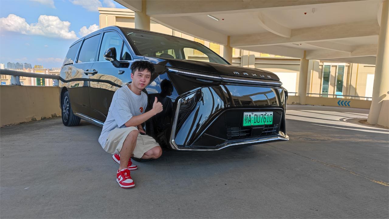 上汽大通MAXUS MIFA 9探店，高端电动MPV实力派？