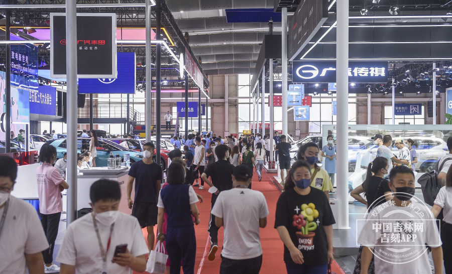 【吉镜头】长春汽博会开展首日 吉网记者带你一睹为快