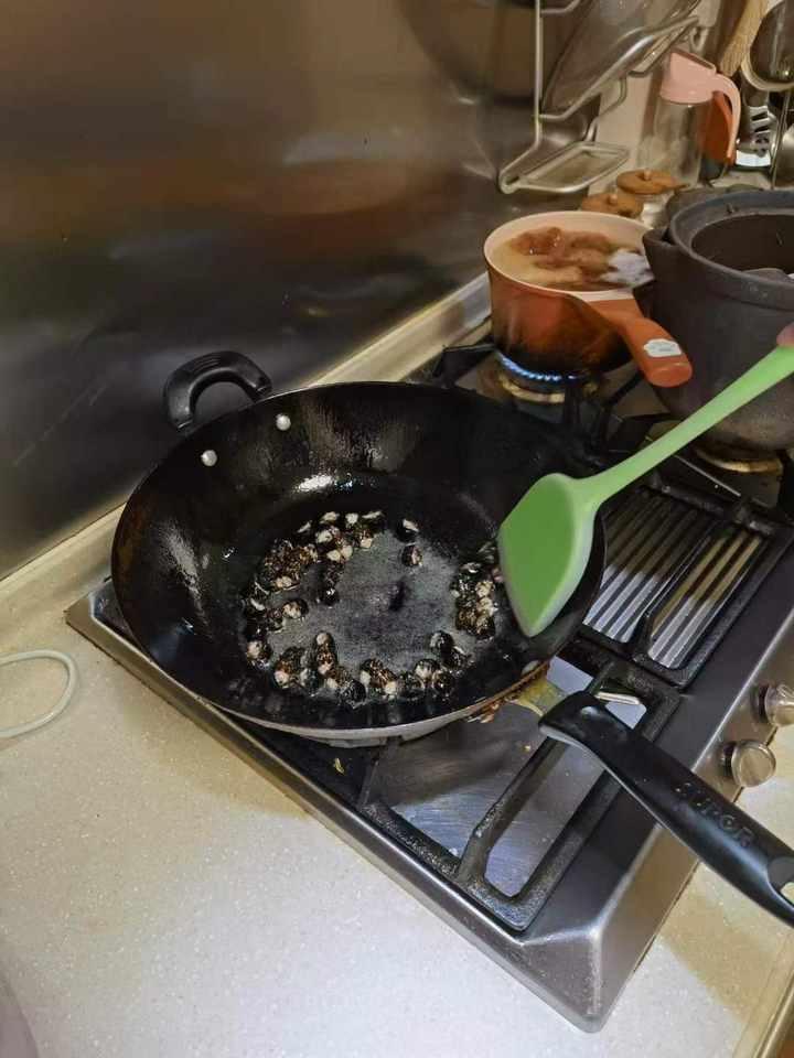 让他们体会我小时候的快乐,杭州爸爸带着两娃抓了200多只知了,后来还……休闲区蓝鸢梦想 - Www.slyday.coM 让他们体会我小时候的快乐,杭州爸爸带着两娃抓了200多只知了,后来还……休闲区蓝鸢梦想 - Www.slyday.coM