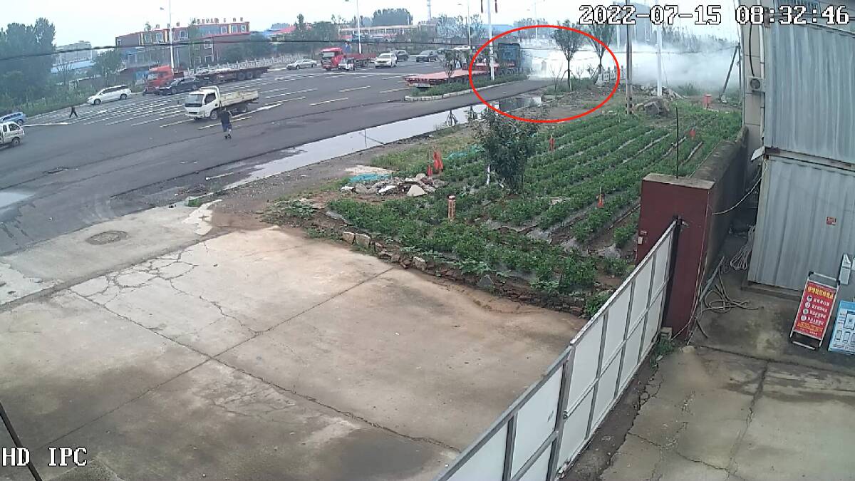 临沂休假消防员路遇车祸 秒转“战斗模式” 灭火救人 顺利救下被困司机休闲区蓝鸢梦想 - Www.slyday.coM 临沂休假消防员路遇车祸 秒转“战斗模式” 灭火救人 顺利救下被困司机休闲区蓝鸢梦想 - Www.slyday.coM