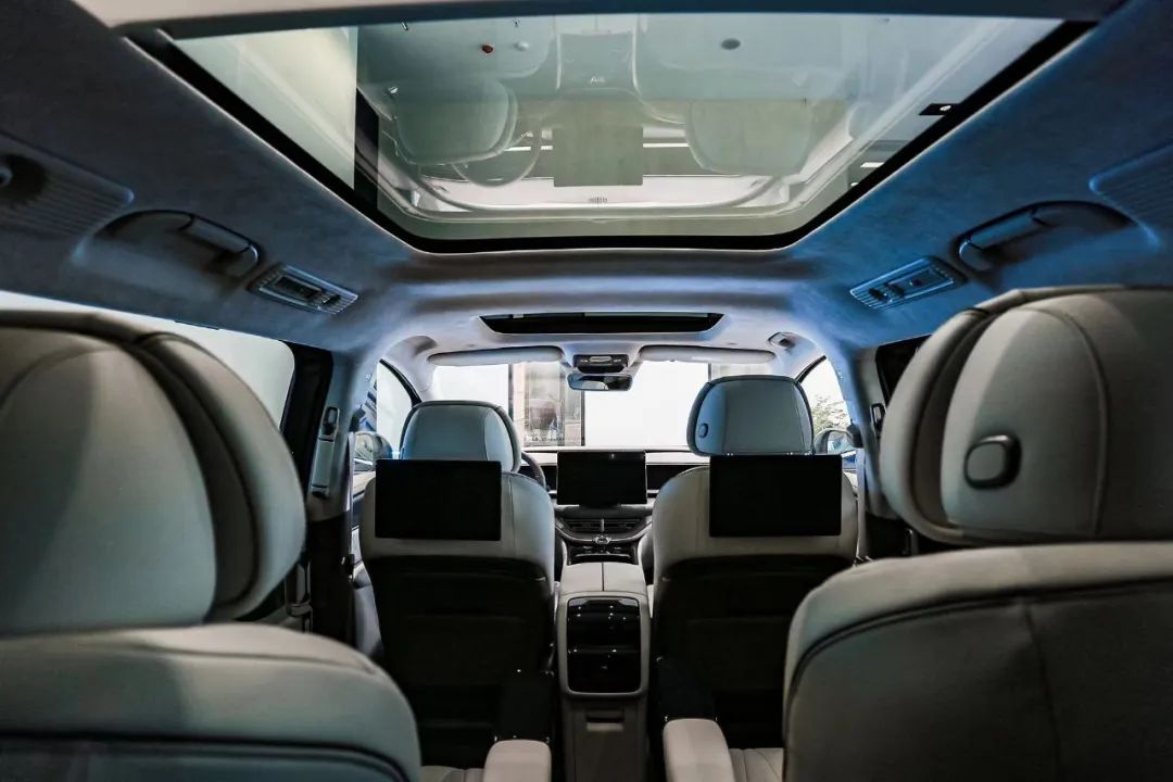 大6座还是7座,大型SUV与MPV究竟是谁卷了谁?