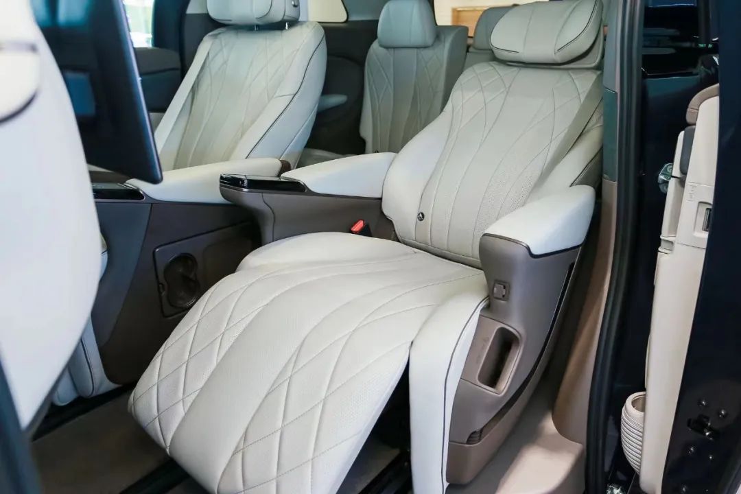 大6座还是7座,大型SUV与MPV究竟是谁卷了谁?