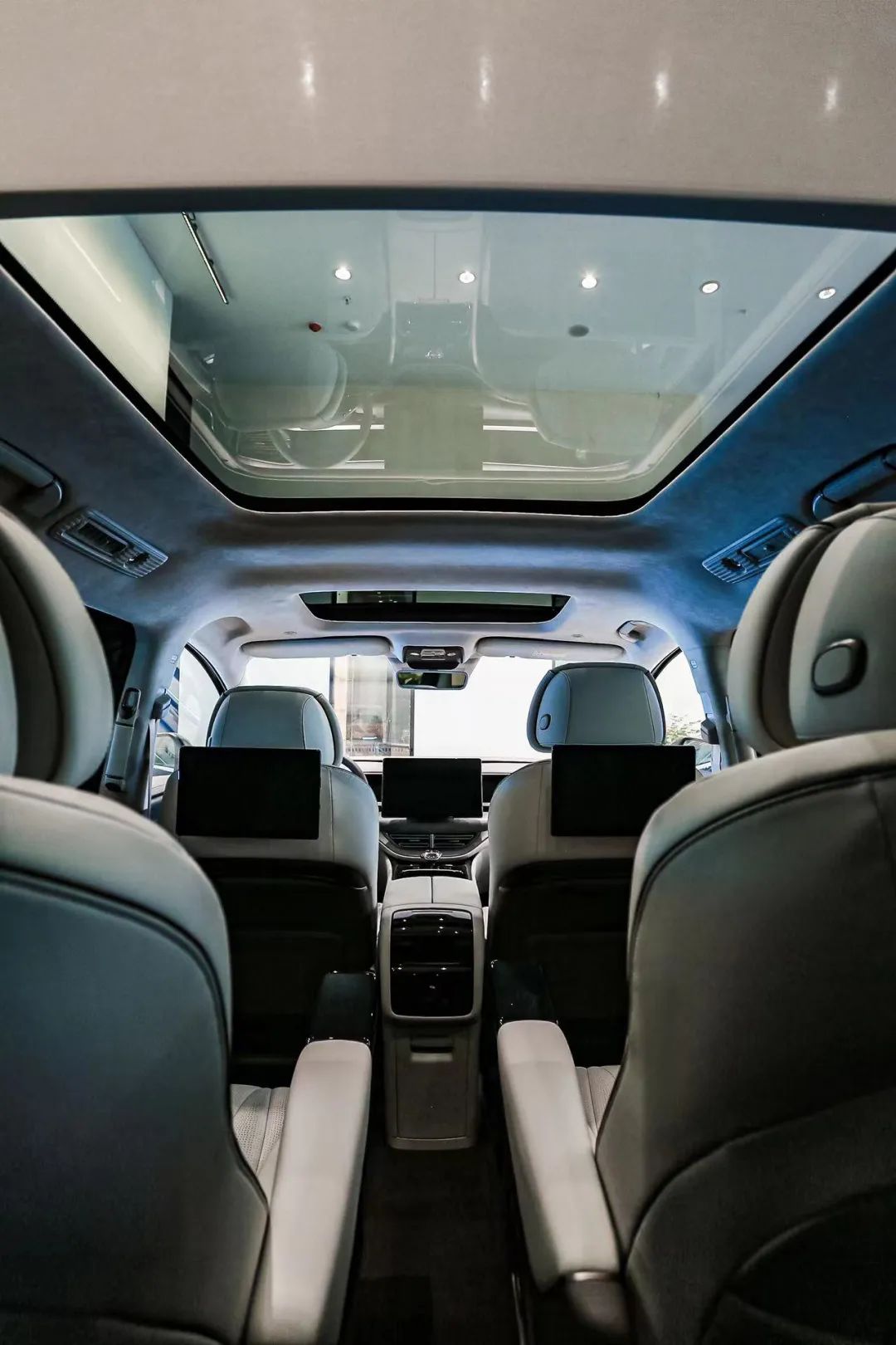 大6座还是7座,大型SUV与MPV究竟是谁卷了谁?