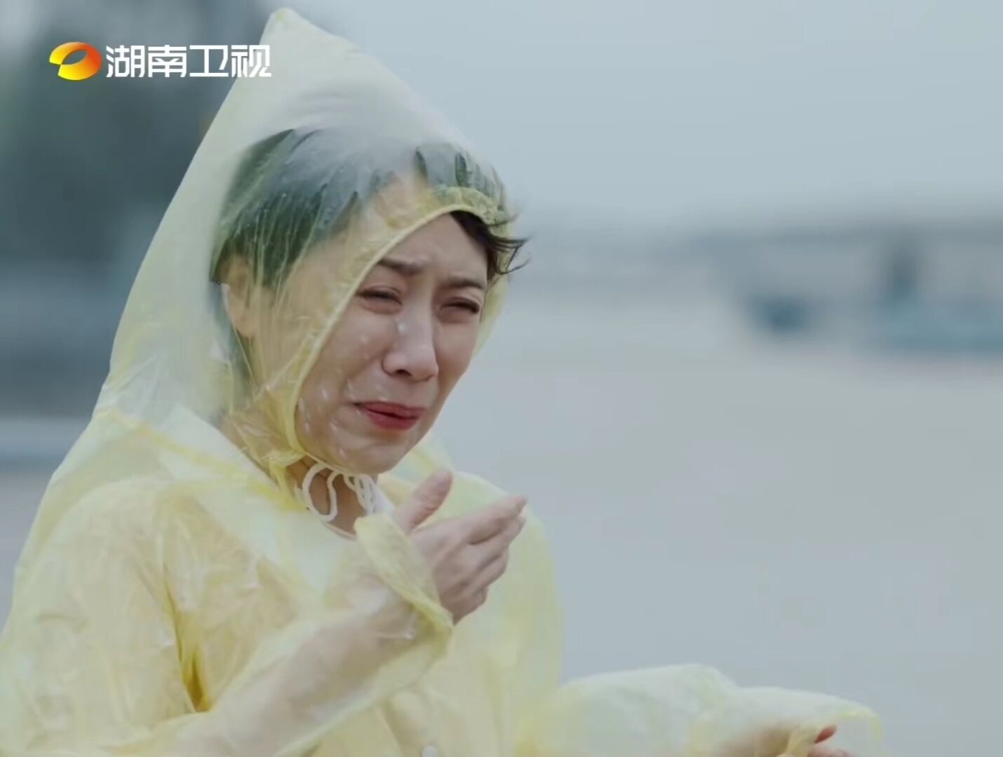 海清是行走的名场面制造机吧,新剧被黄磊撒骨灰糊一脸,也太好笑了休闲区蓝鸢梦想 - Www.slyday.coM 海清是行走的名场面制造机吧,新剧被黄磊撒骨灰糊一脸,也太好笑了休闲区蓝鸢梦想 - Www.slyday.coM