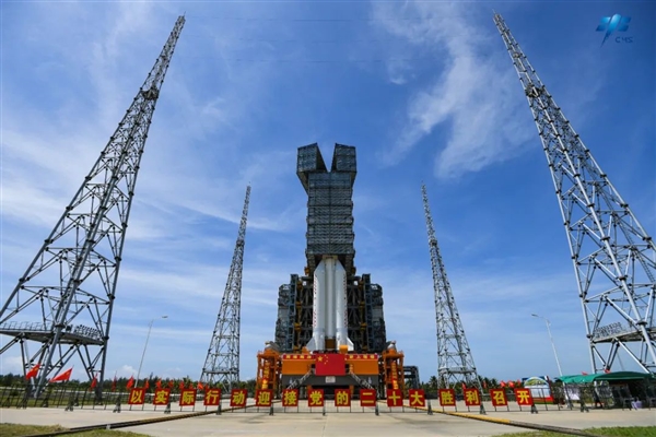 8K超高清!延时摄影看"问天"实验舱转运过程休闲区蓝鸢梦想 - Www.slyday.coM 8K超高清!延时摄影看"问天"实验舱转运过程休闲区蓝鸢梦想 - Www.slyday.coM