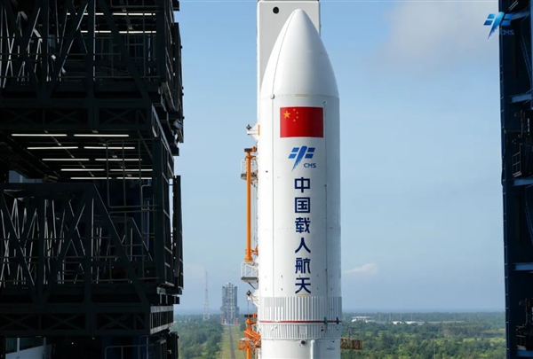 8K超高清!延时摄影看"问天"实验舱转运过程休闲区蓝鸢梦想 - Www.slyday.coM 8K超高清!延时摄影看"问天"实验舱转运过程休闲区蓝鸢梦想 - Www.slyday.coM