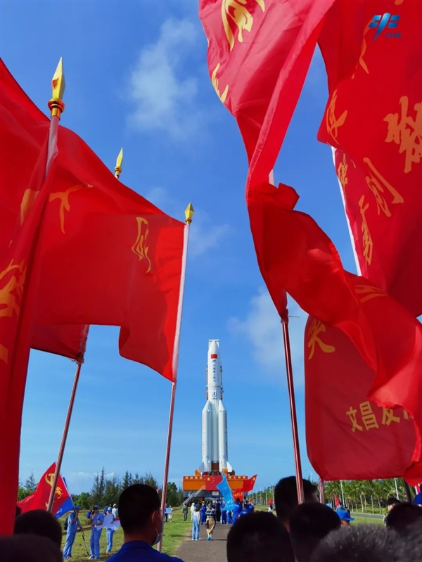 8K超高清!延时摄影看"问天"实验舱转运过程休闲区蓝鸢梦想 - Www.slyday.coM 8K超高清!延时摄影看"问天"实验舱转运过程休闲区蓝鸢梦想 - Www.slyday.coM