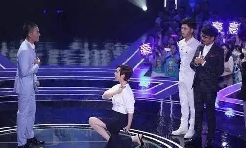 海清是行走的名场面制造机吧,新剧被黄磊撒骨灰糊一脸,也太好笑了休闲区蓝鸢梦想 - Www.slyday.coM 海清是行走的名场面制造机吧,新剧被黄磊撒骨灰糊一脸,也太好笑了休闲区蓝鸢梦想 - Www.slyday.coM