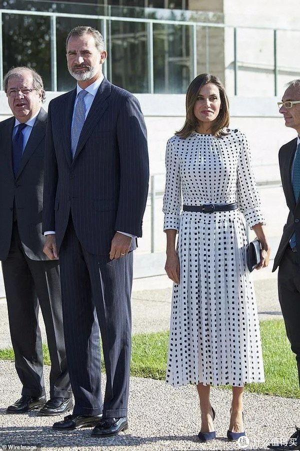 夏季穿搭当然有套路,这4个方案让你赢很大!休闲区蓝鸢梦想 - Www.slyday.coM 夏季穿搭当然有套路,这4个方案让你赢很大!休闲区蓝鸢梦想 - Www.slyday.coM