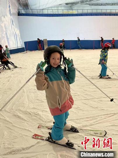 俄國小朋友滑雪體驗。